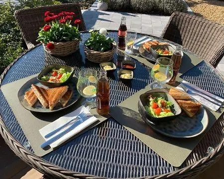 Le Jardin De Grand-mere *